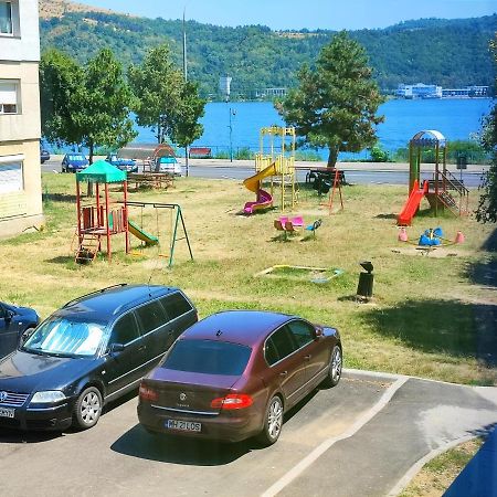 Deea Appartement Orşova Buitenkant foto