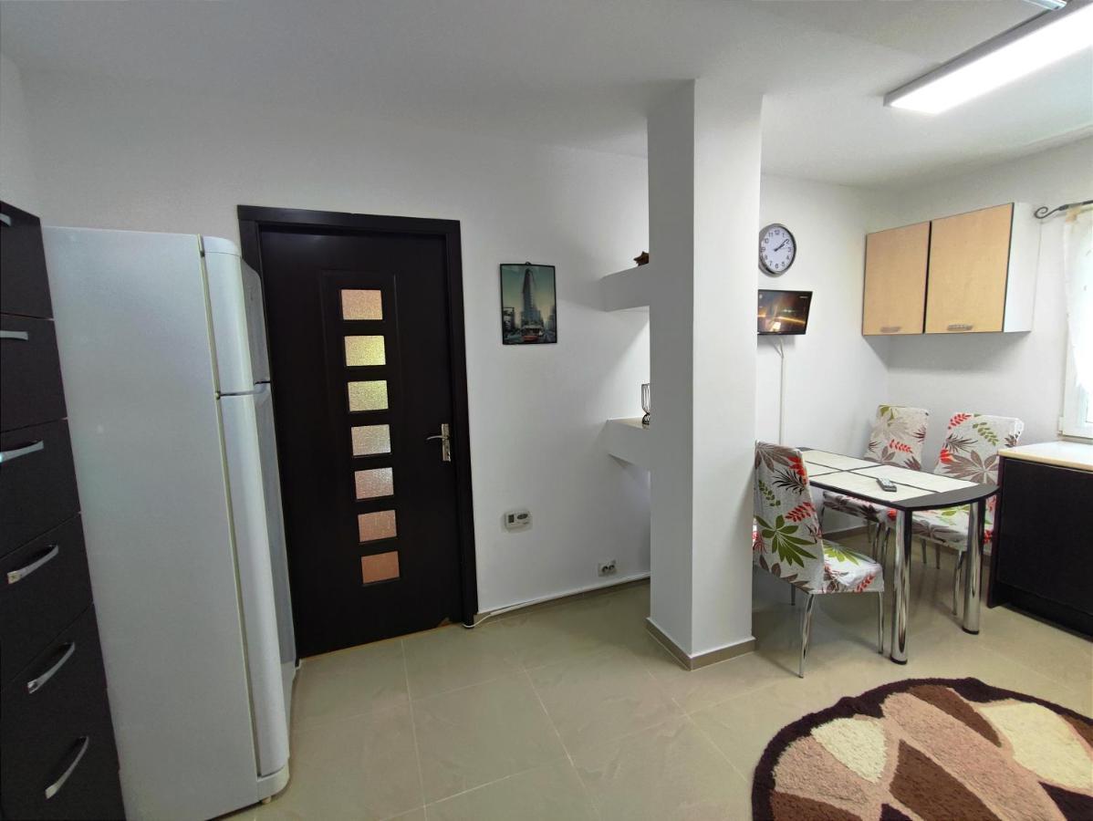 Deea Appartement Orşova Buitenkant foto