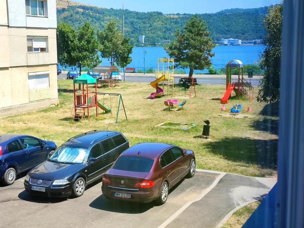 Deea Appartement Orşova Buitenkant foto
