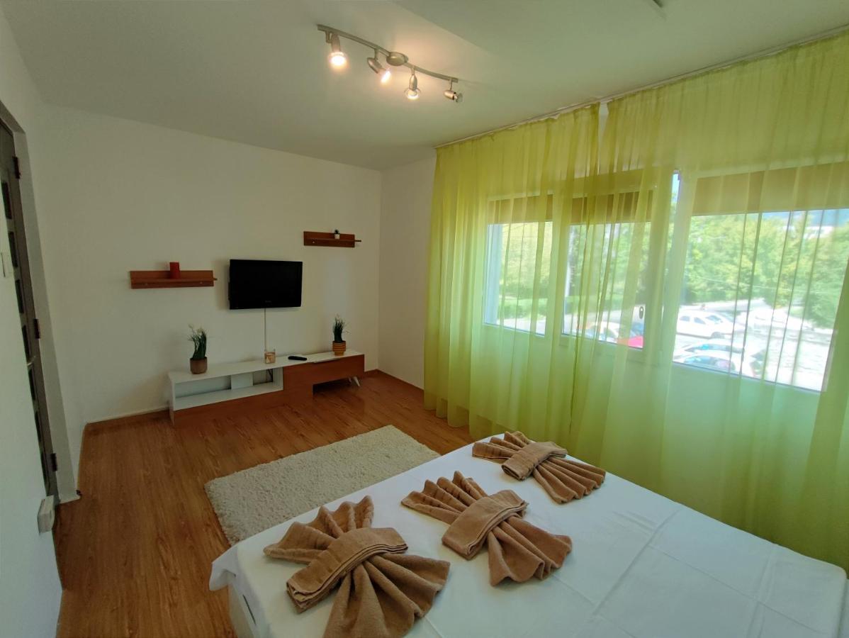 Deea Appartement Orşova Buitenkant foto
